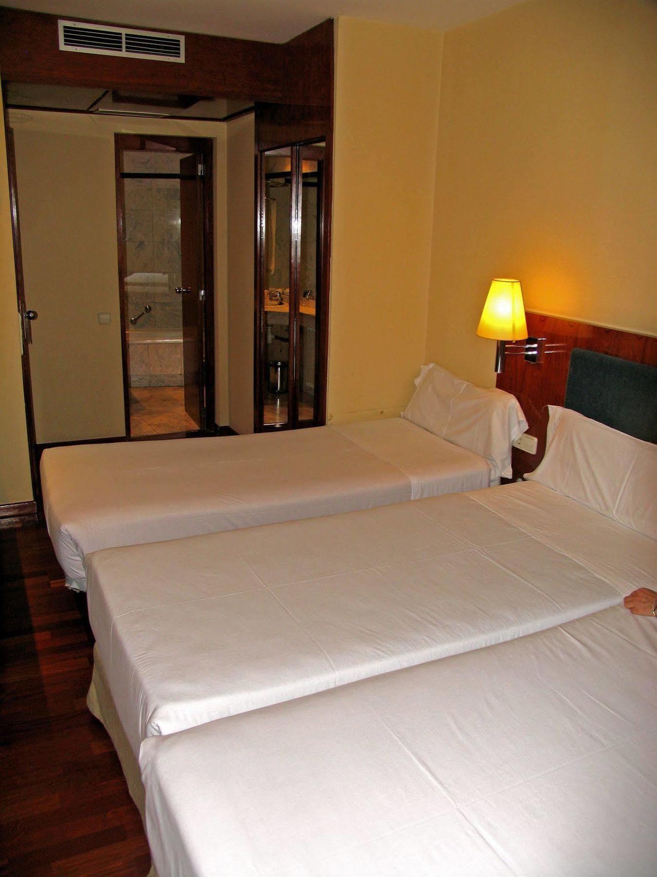 Hotel Pedralbes Barcelona Exterior photo
